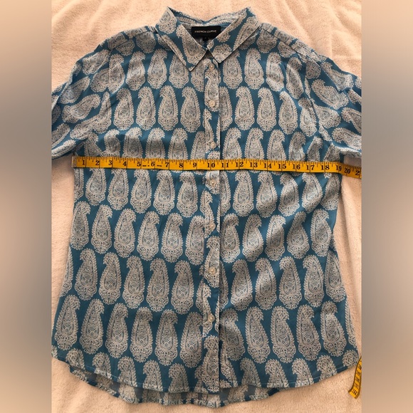 French Curve Button Up Womens Top Size Small Blue/White - Picture 10 of 10